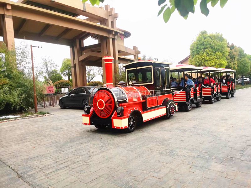 旅游观光小火车促进景区新风向
